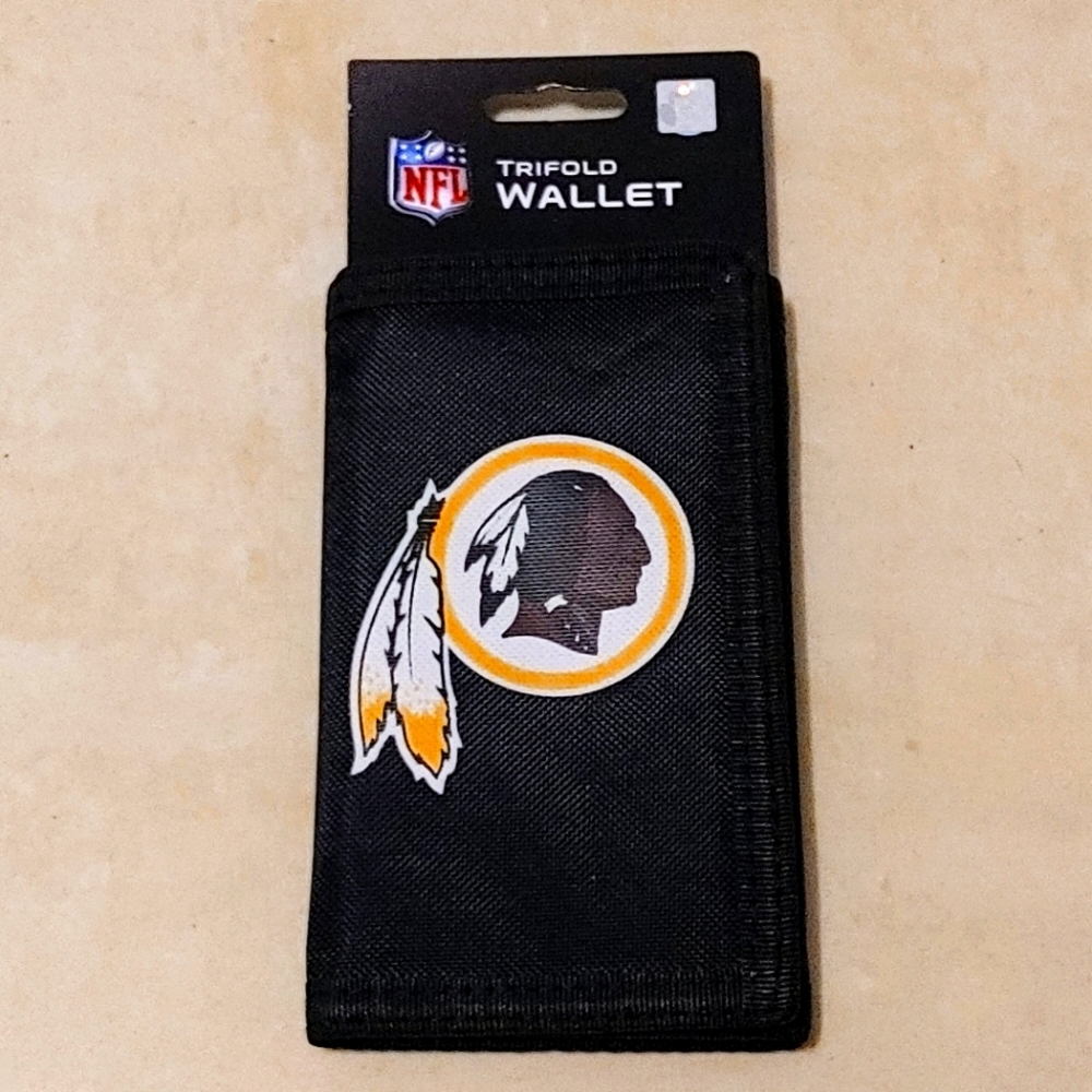 Rare! Brand New NFL WASHINGTON REDSKINS Football Trifold Wallet
